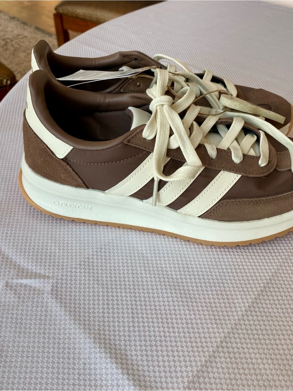 adidas Men’s Brown & White Cloudfoam Casual Sneakers - Picture 4 of 12